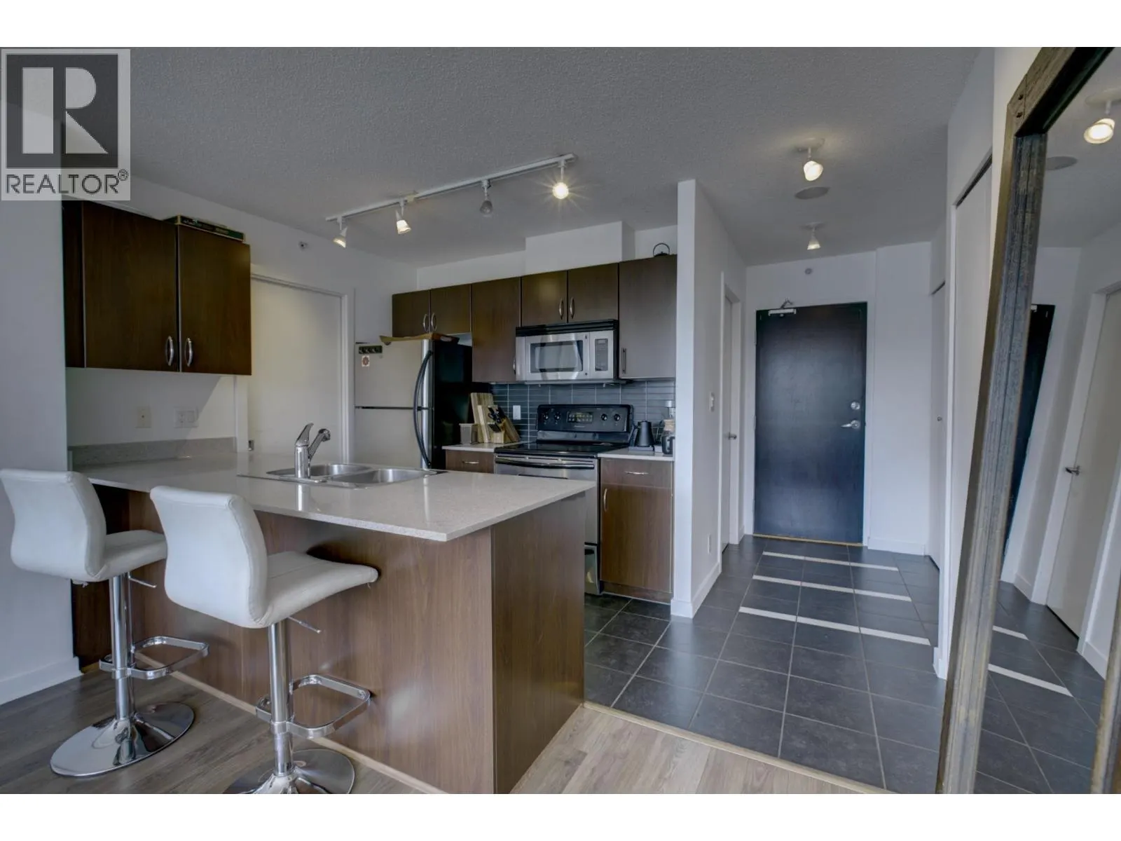 1303 938 SMITHE STREET