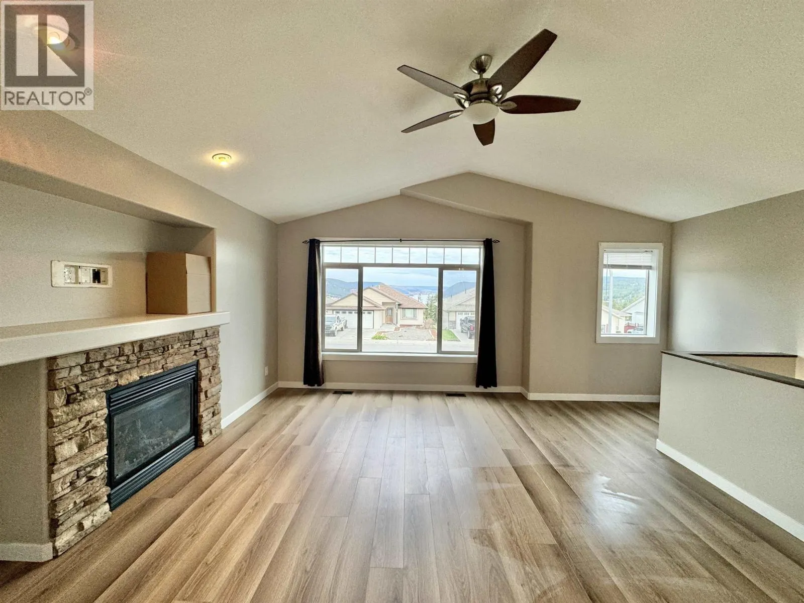 97 EAGLE CRESCENT
