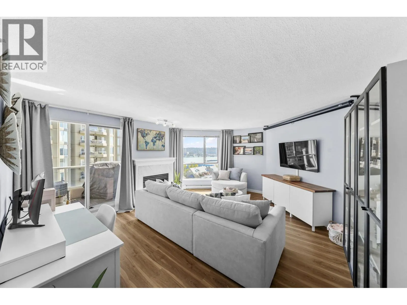 1207 1185 QUAYSIDE DRIVE