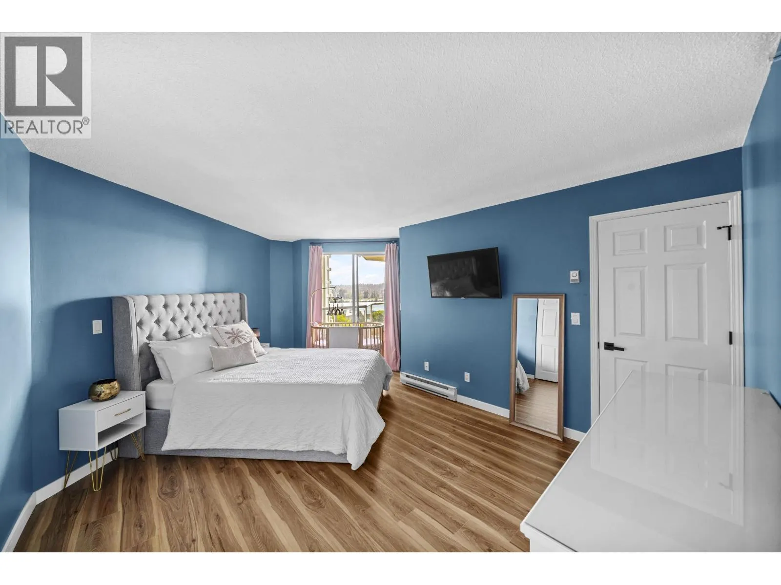 1207 1185 QUAYSIDE DRIVE