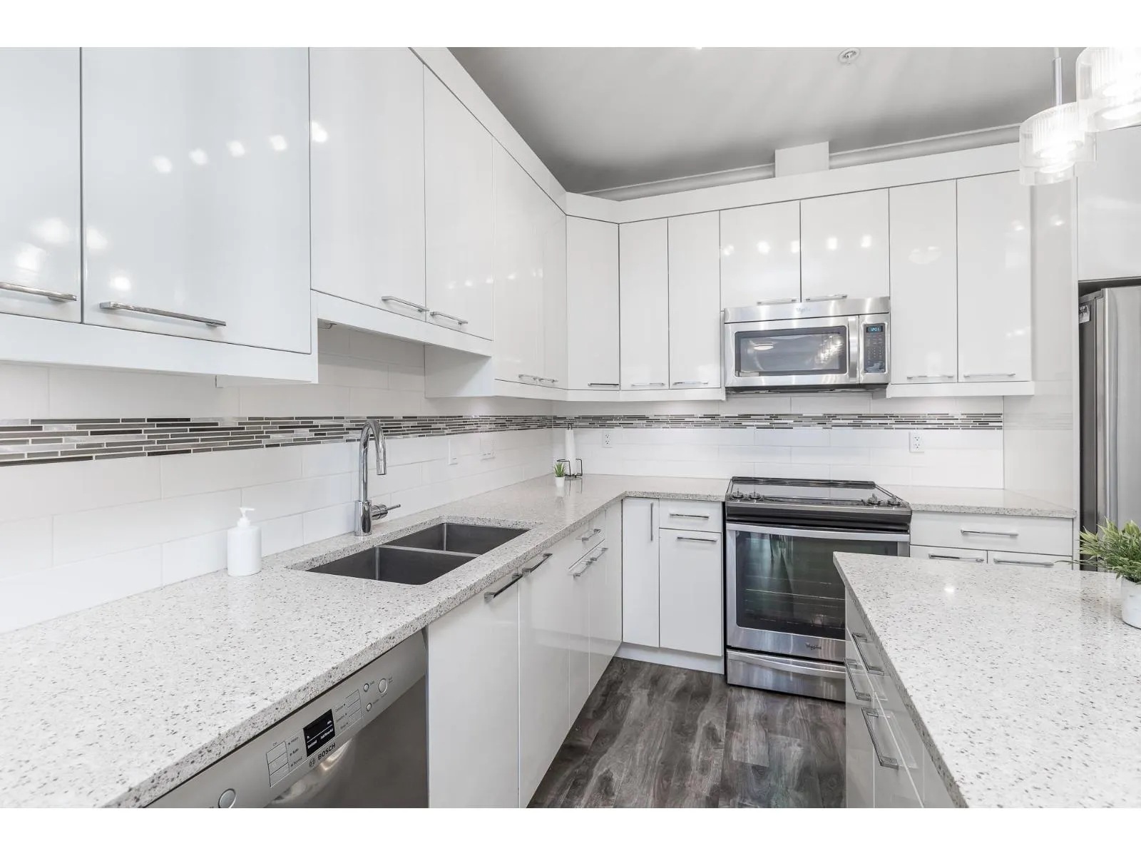 508 19228 64 AVENUE
