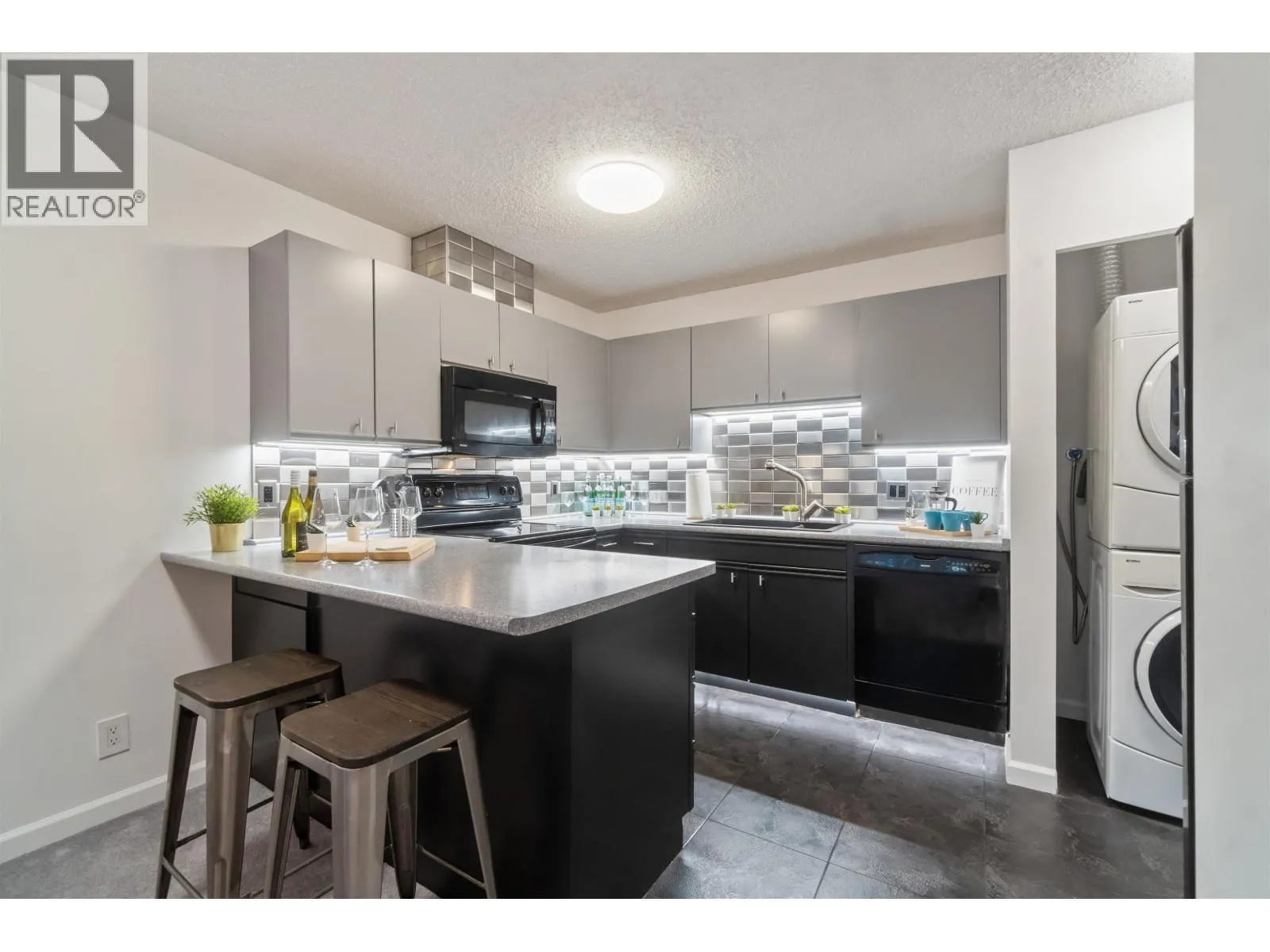 305 3970 CARRIGAN COURT