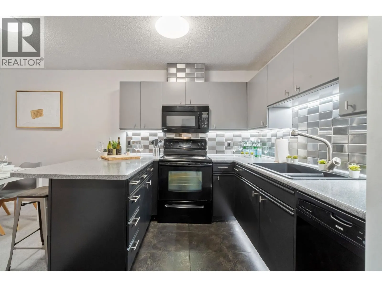 305 3970 CARRIGAN COURT