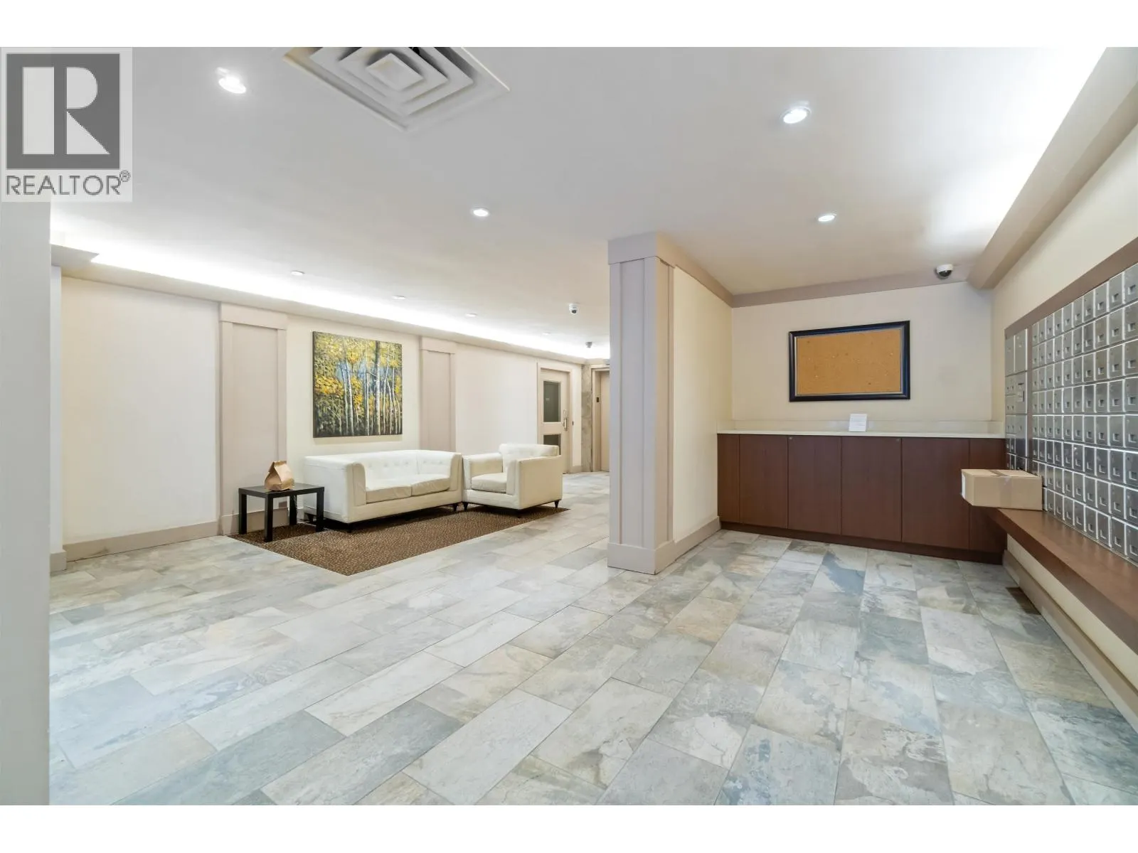 305 3970 CARRIGAN COURT