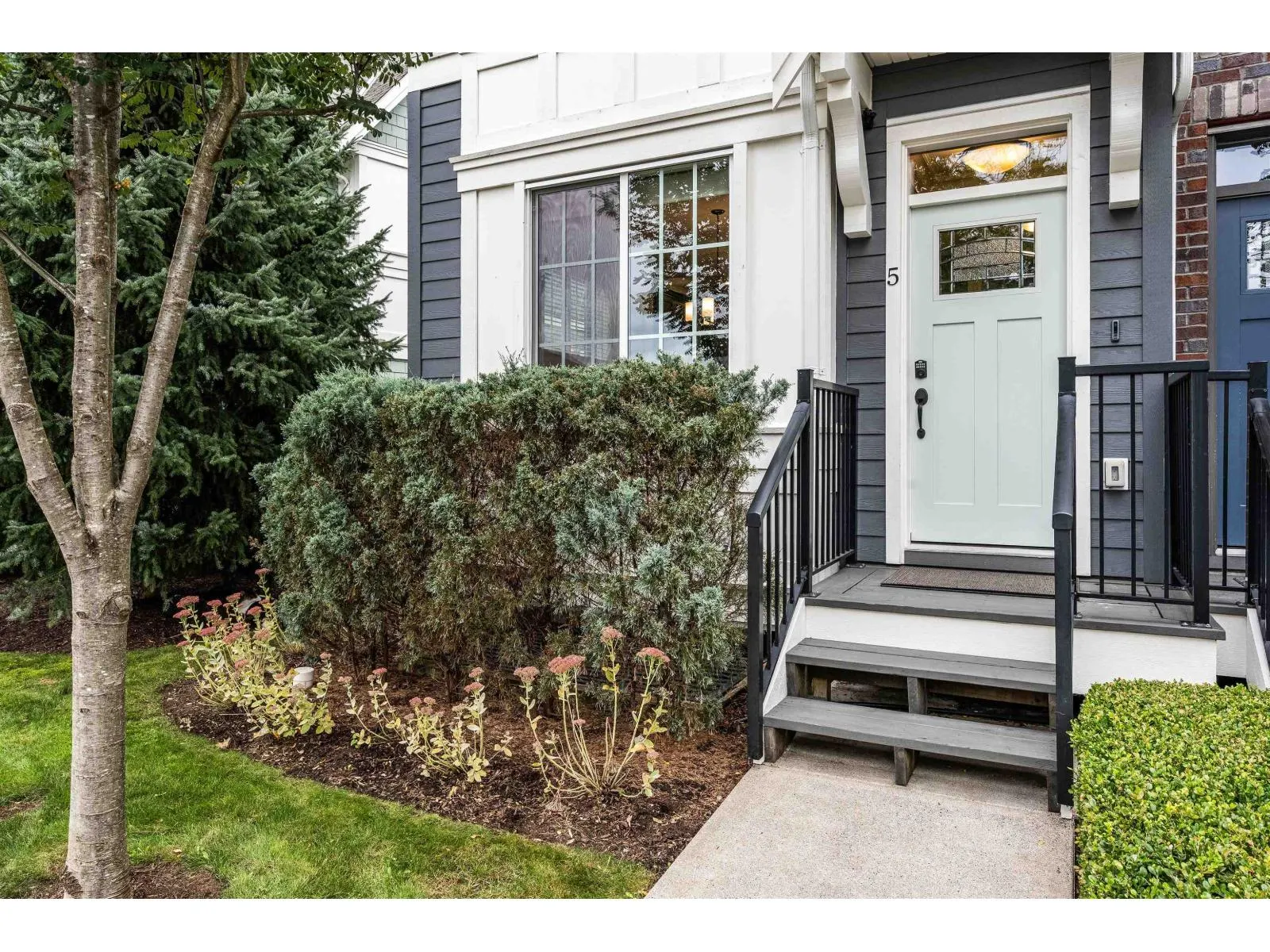 5 45526 TAMIHI WAY|Garrison Crossing