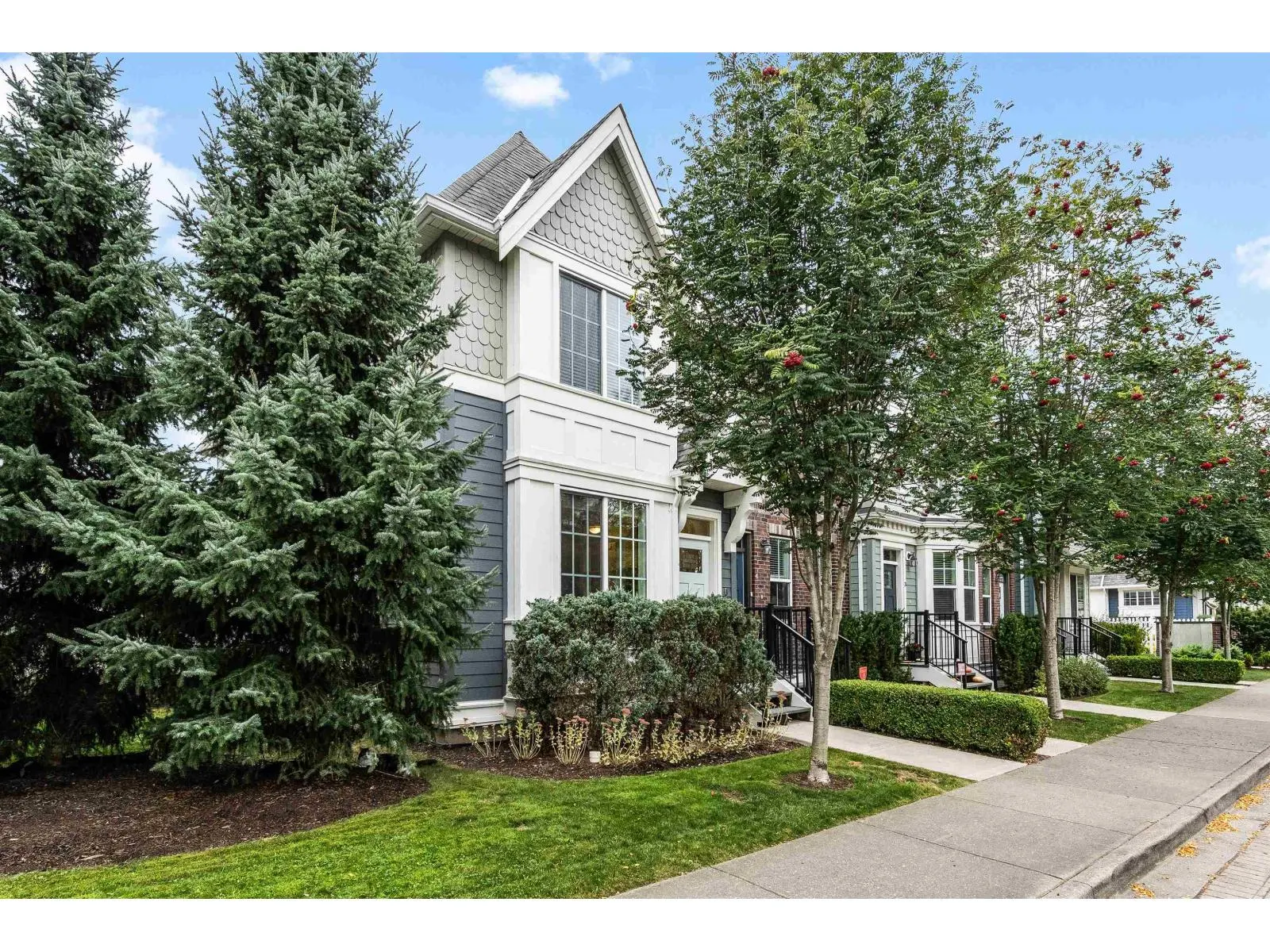 5 45526 TAMIHI WAY|Garrison Crossing