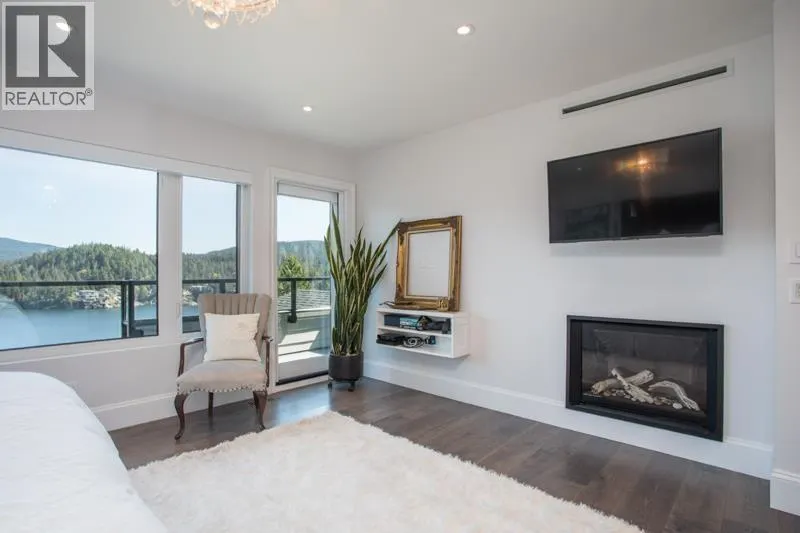 1812 CARDINAL CRESCENT