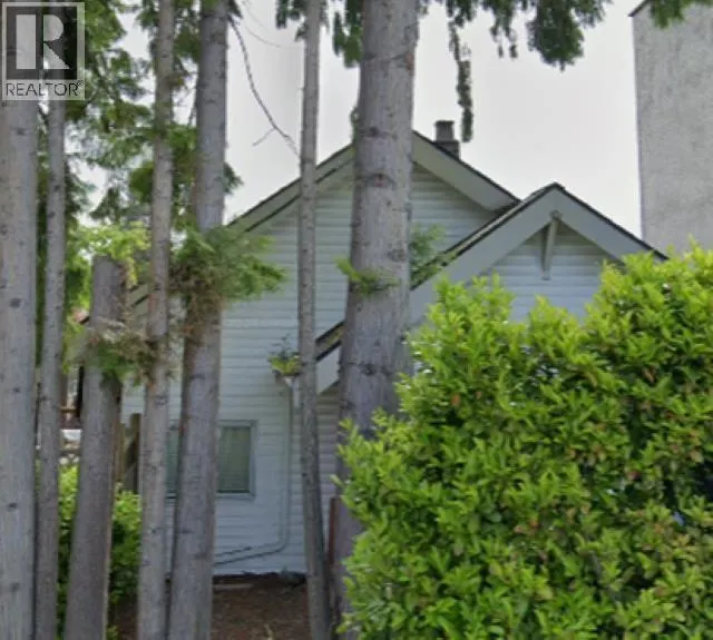 4756 FRASER STREET