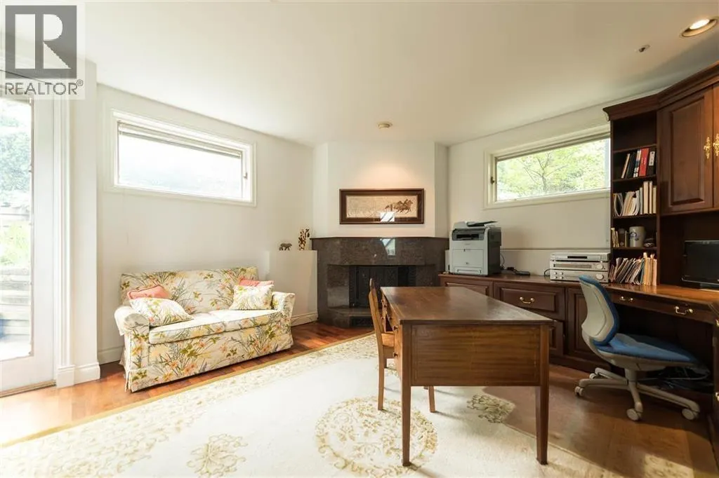4612 PUGET DRIVE