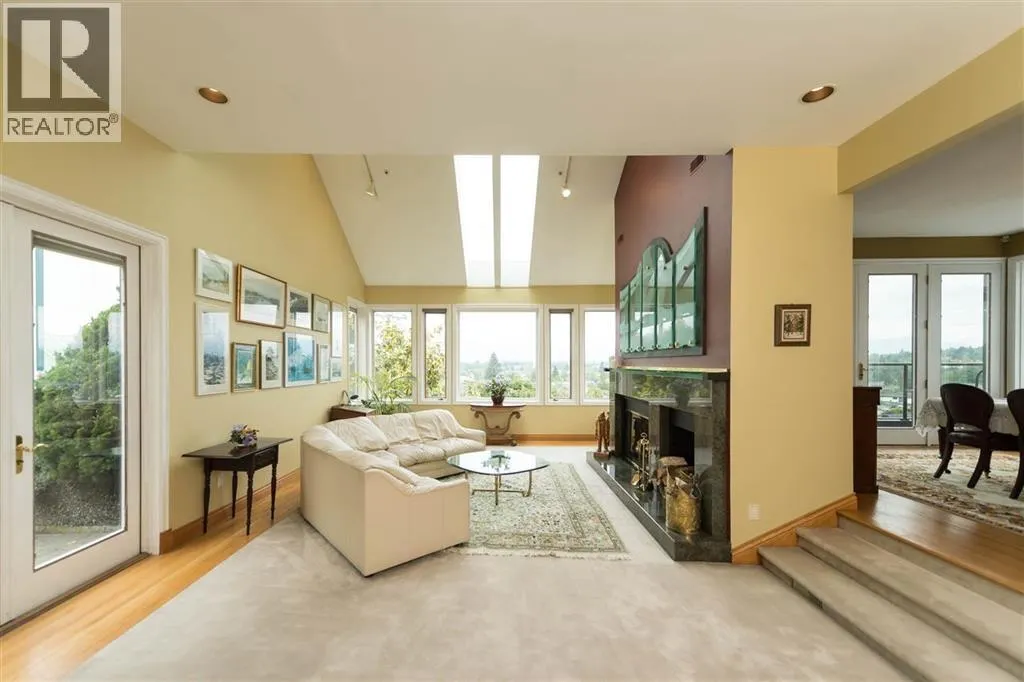 4612 PUGET DRIVE