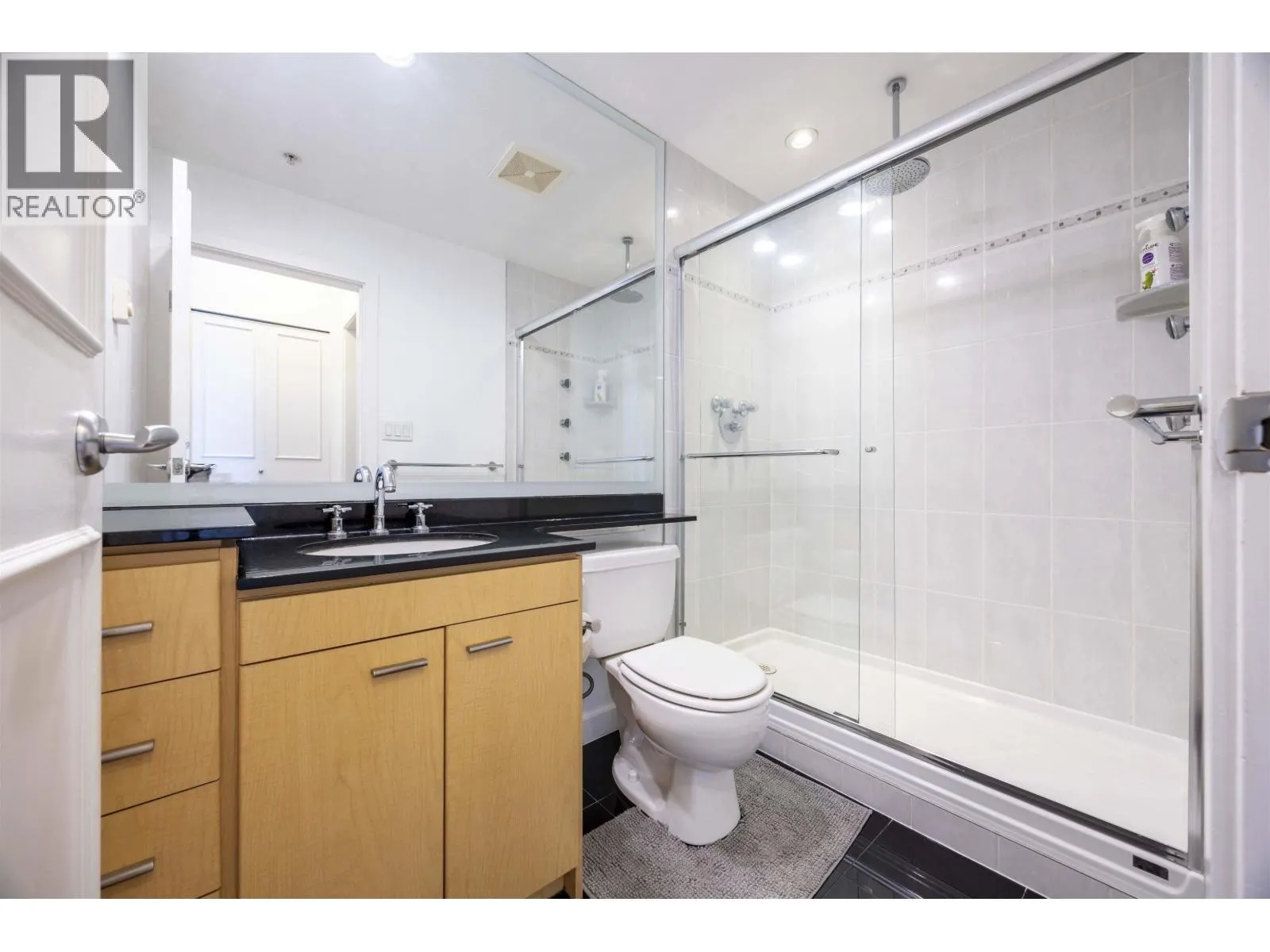 3207 583 BEACH CRESCENT