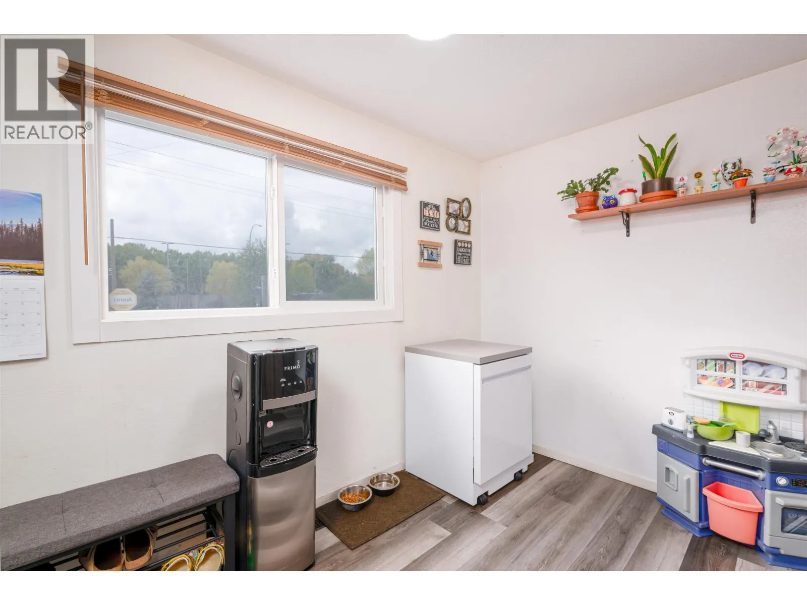H126 1900 STRATHCONA AVENUE