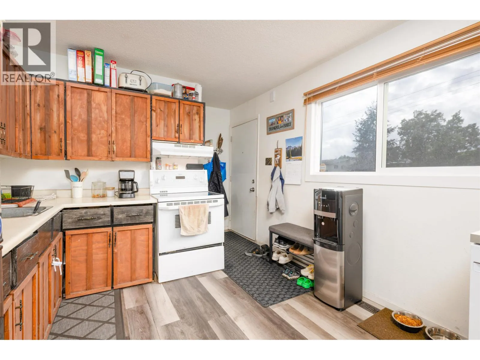 H126 1900 STRATHCONA AVENUE