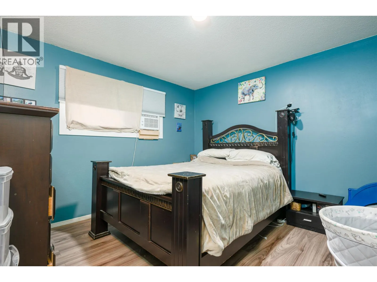 H126 1900 STRATHCONA AVENUE