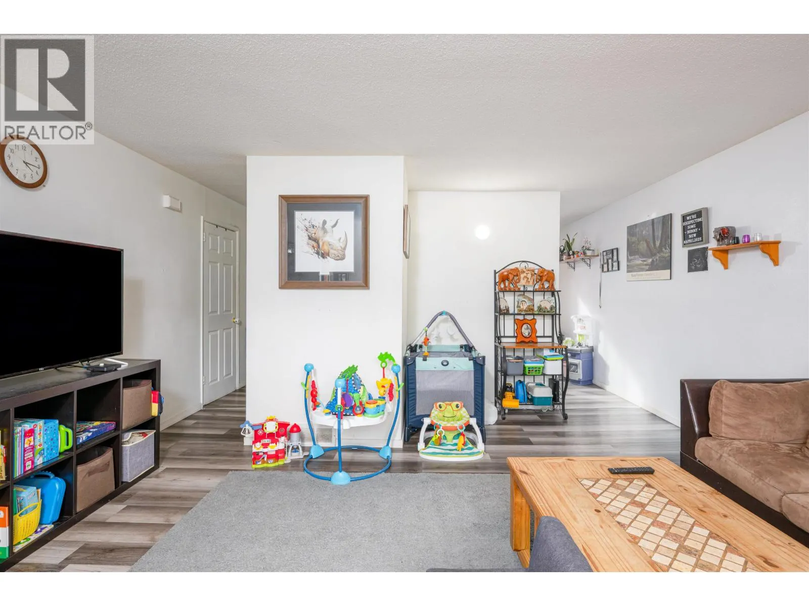 H126 1900 STRATHCONA AVENUE