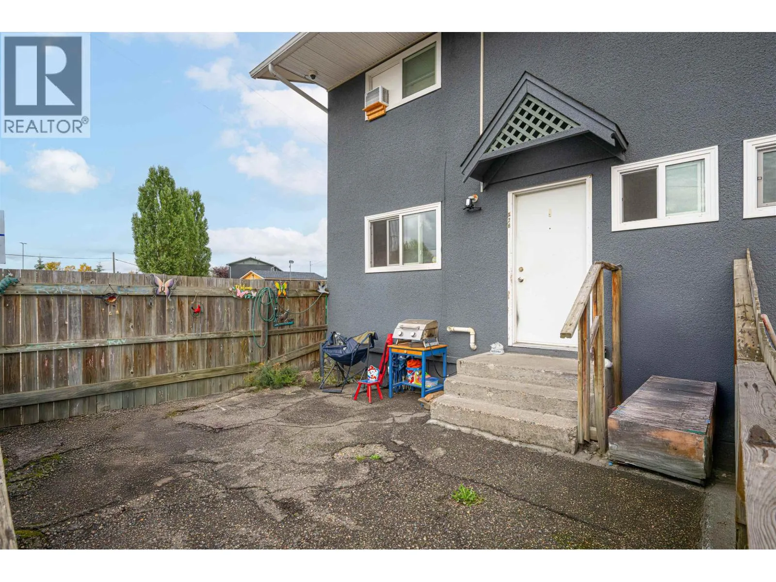 H126 1900 STRATHCONA AVENUE