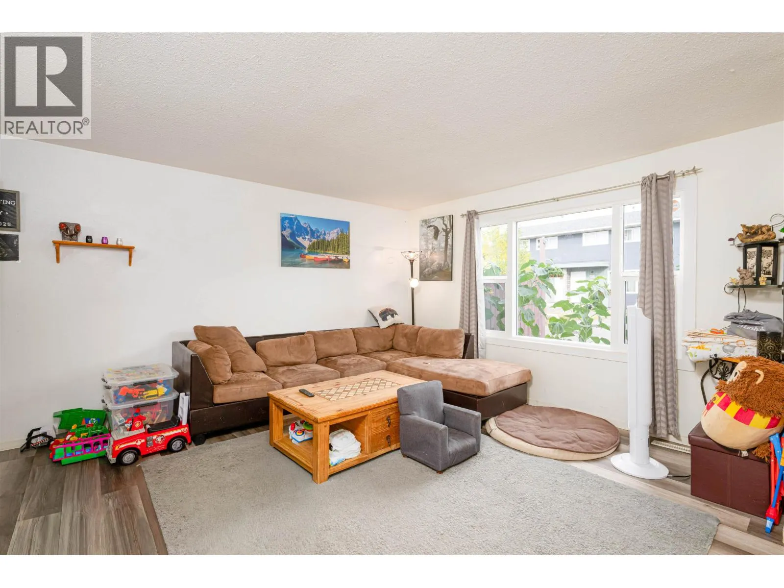 H126 1900 STRATHCONA AVENUE