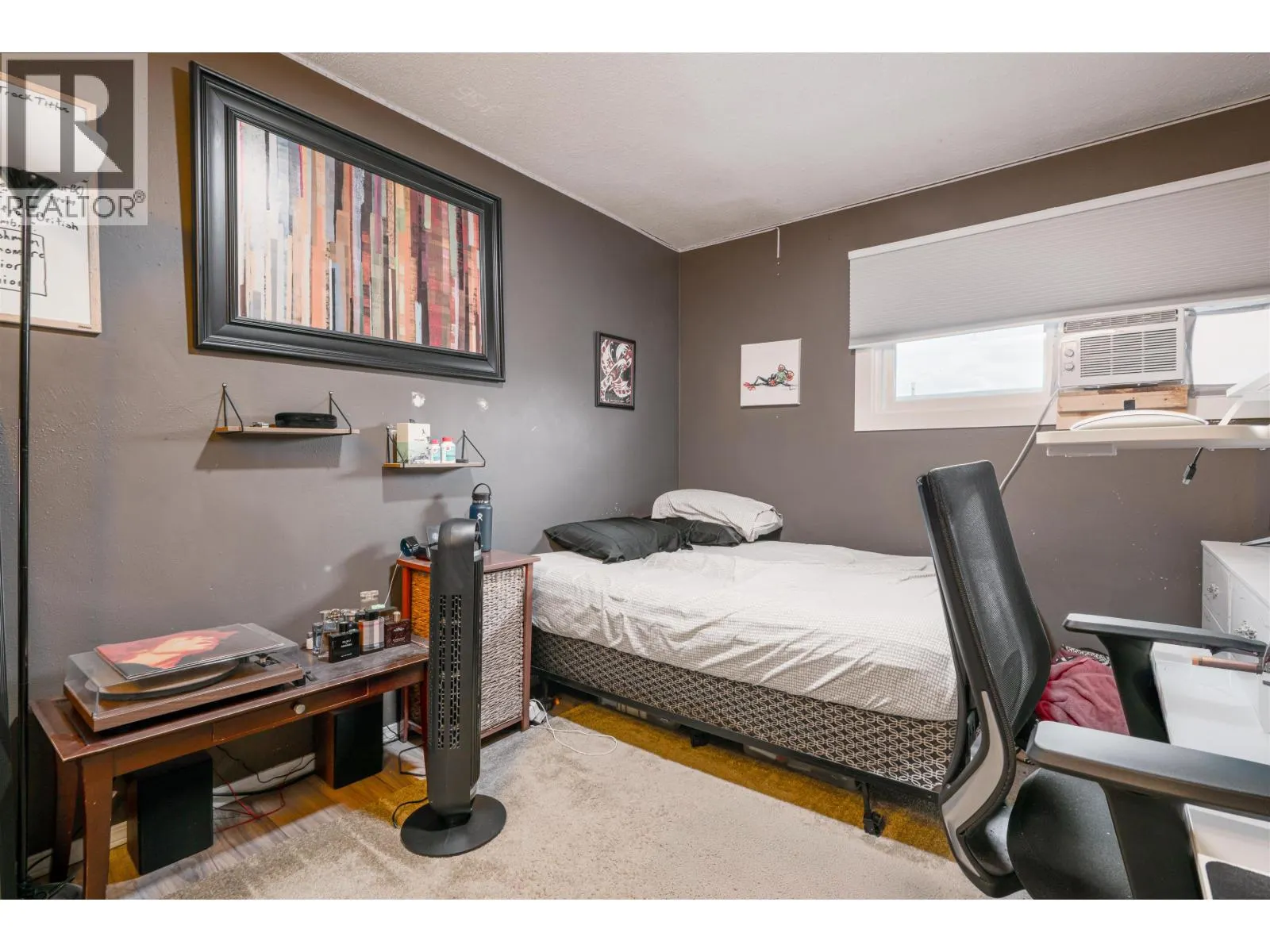 H126 1900 STRATHCONA AVENUE