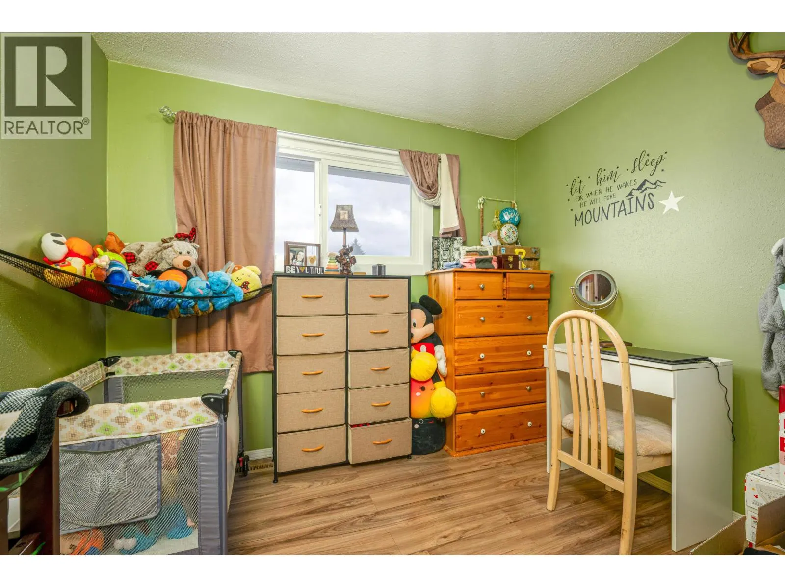 H126 1900 STRATHCONA AVENUE