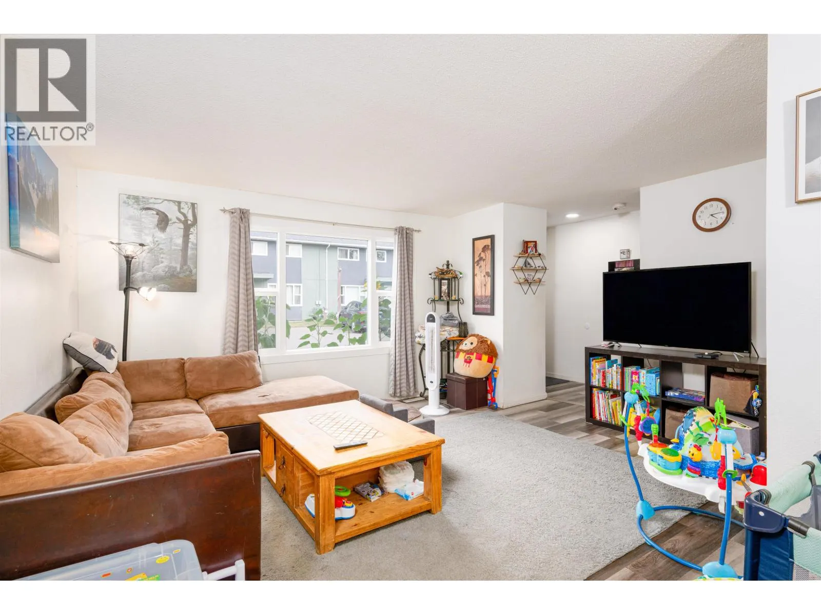 H126 1900 STRATHCONA AVENUE