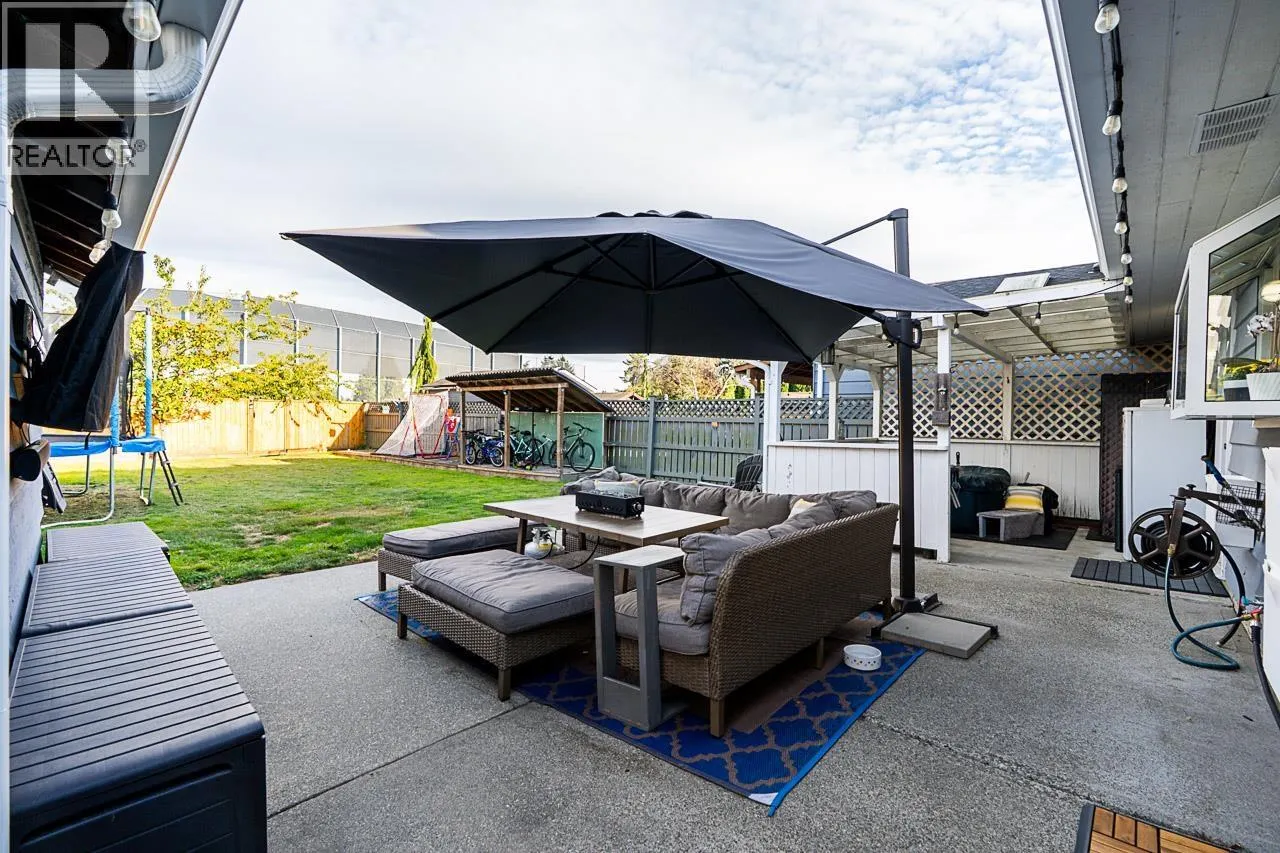 5243 MAPLE CRESCENT