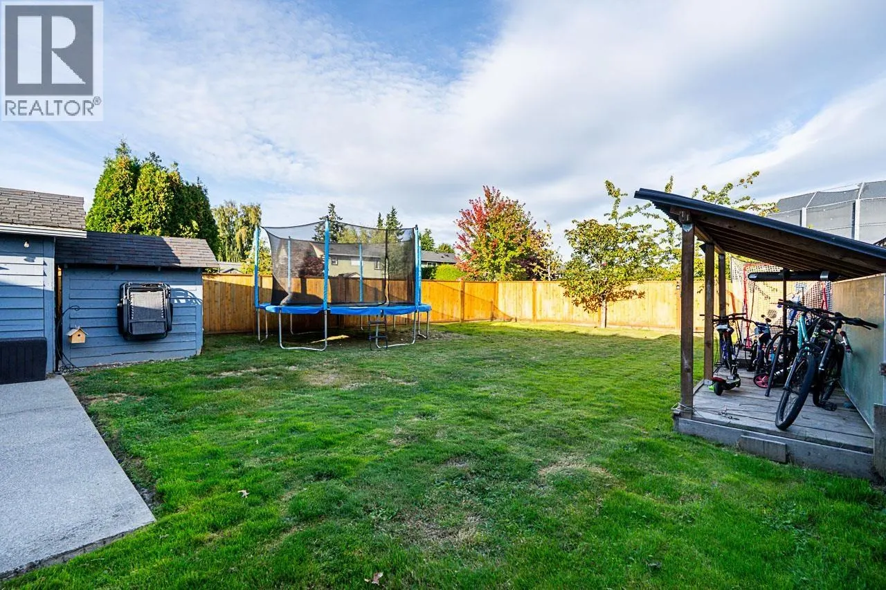 5243 MAPLE CRESCENT
