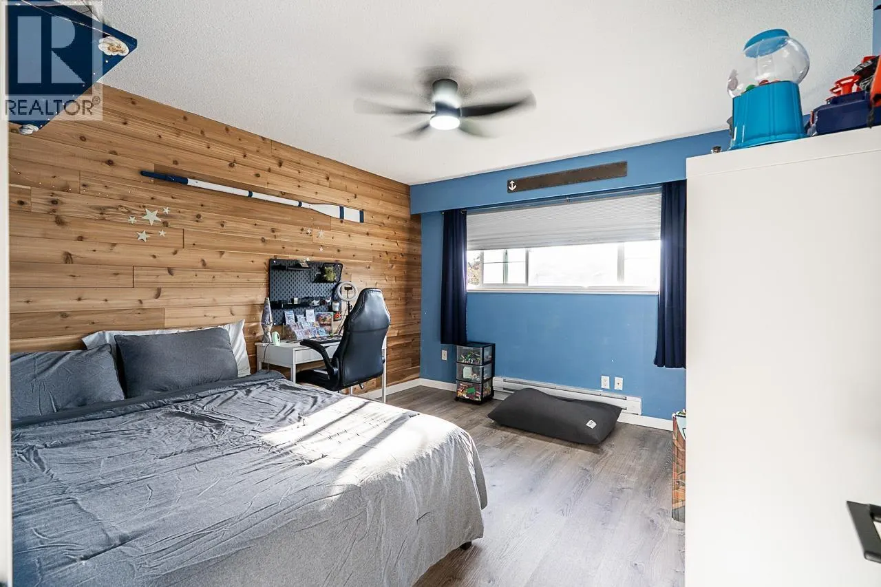 5243 MAPLE CRESCENT