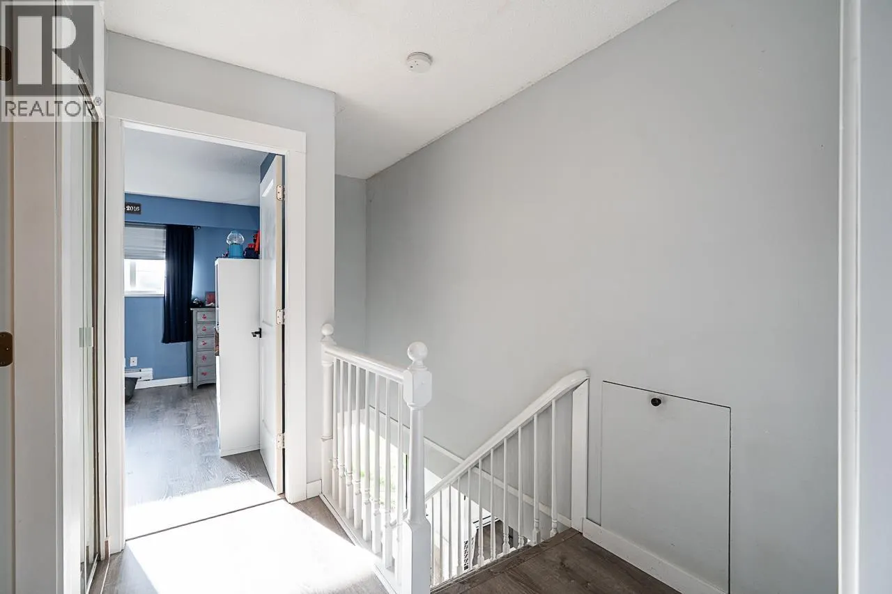 5243 MAPLE CRESCENT