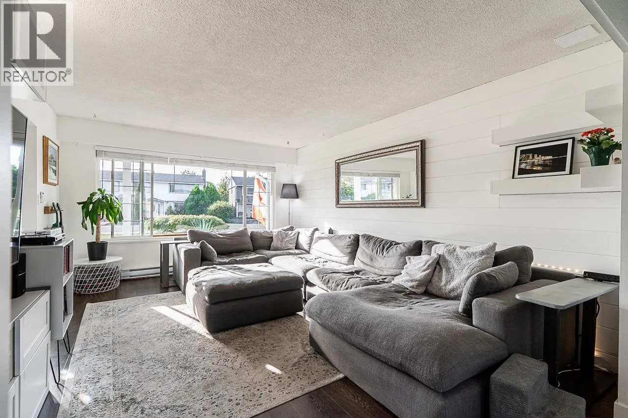 5243 MAPLE CRESCENT