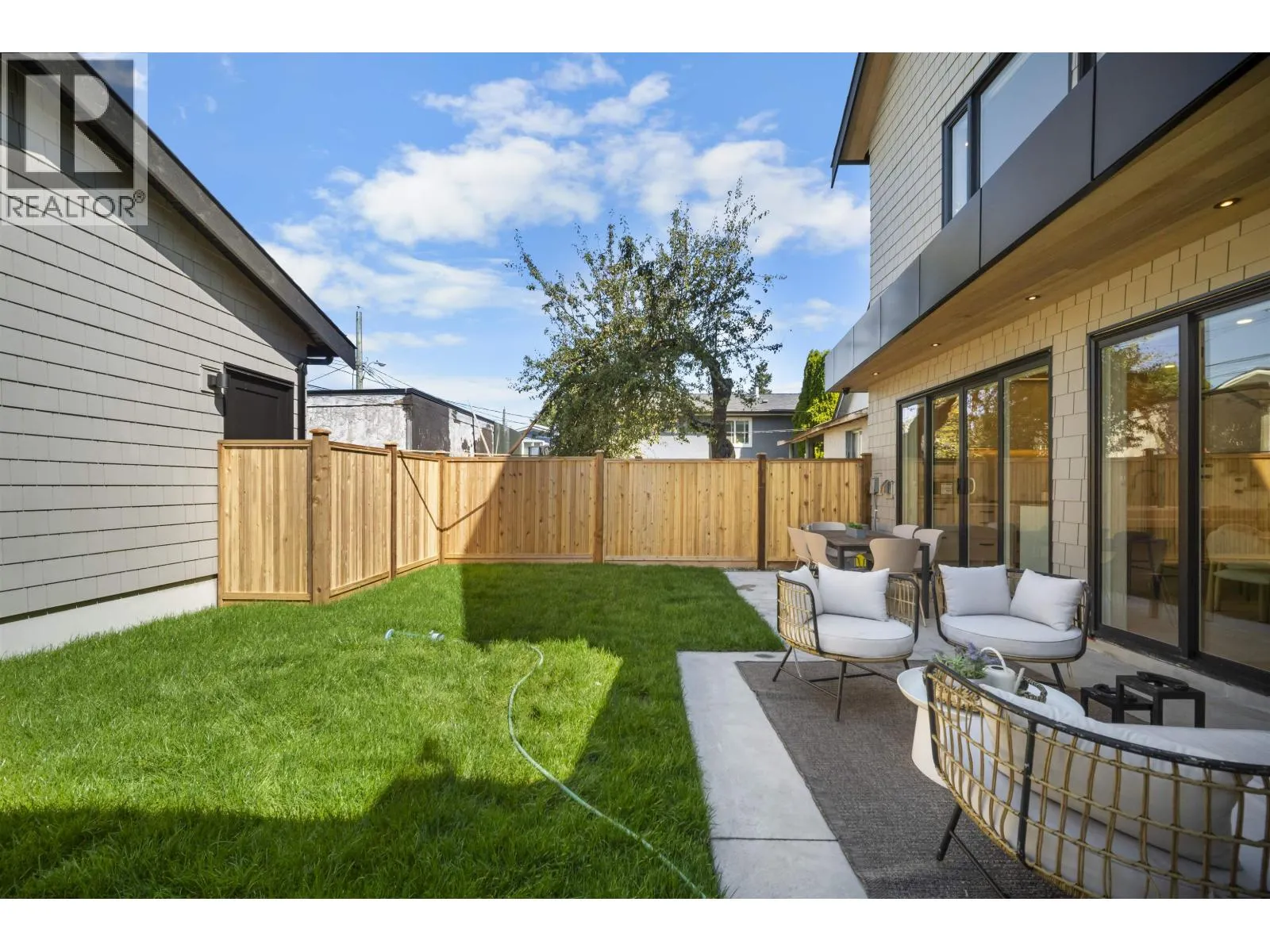 2 5033 PRINCE ALBERT STREET