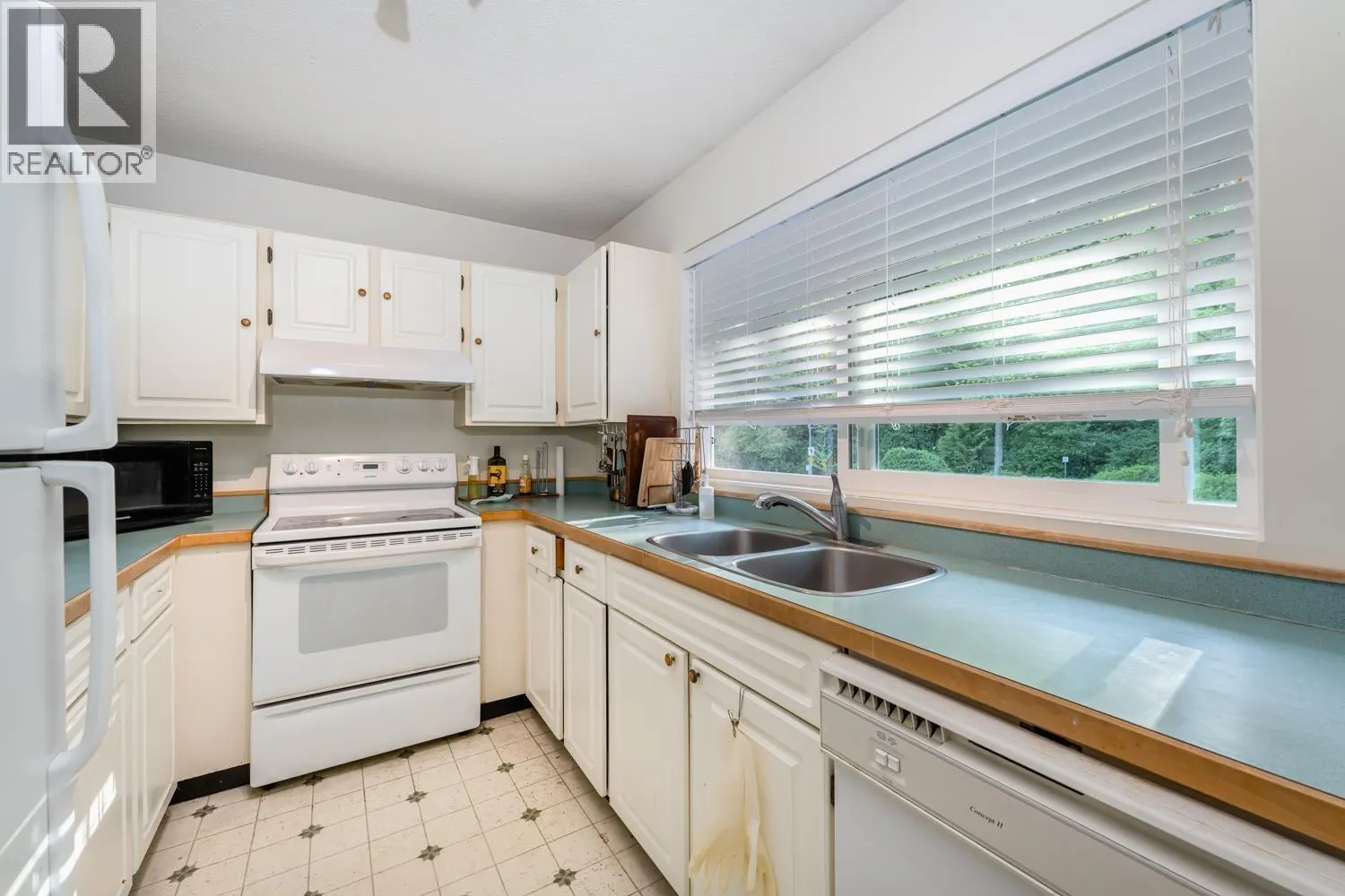 1948 HIGHVIEW PLACE