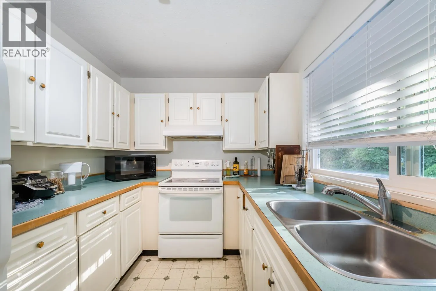 1948 HIGHVIEW PLACE