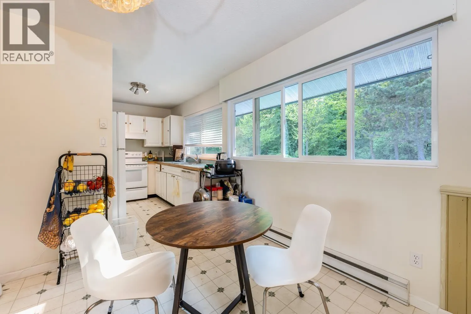 1948 HIGHVIEW PLACE