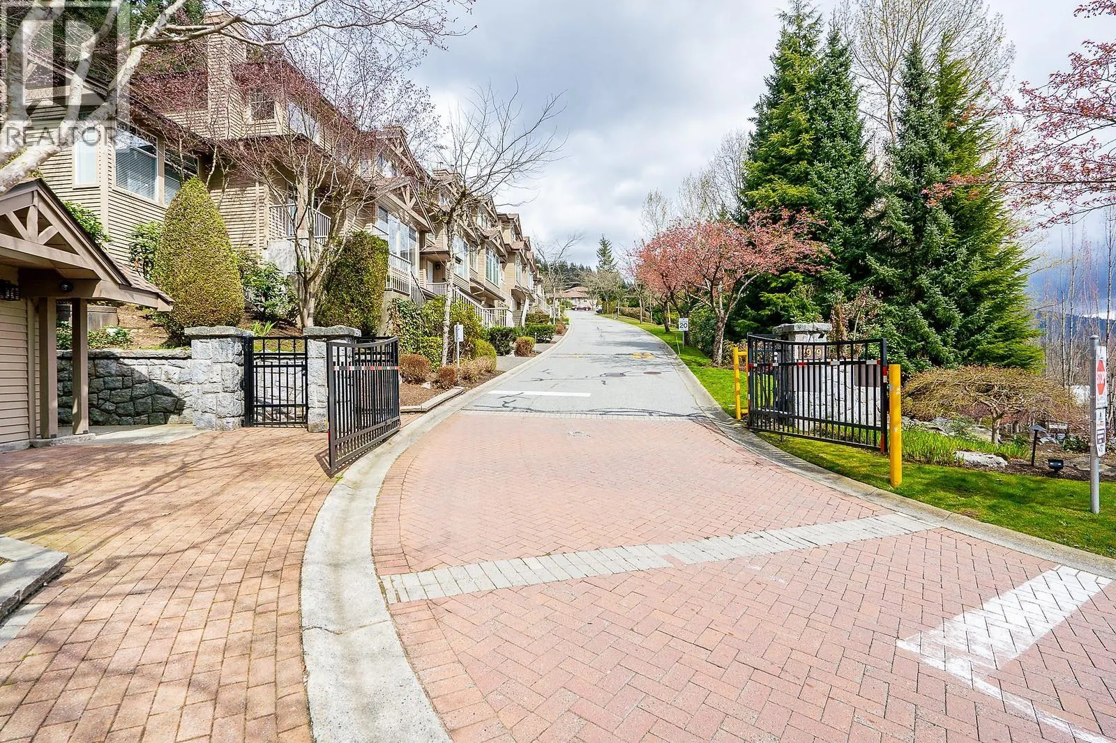 7 2979 PANORAMA DRIVE