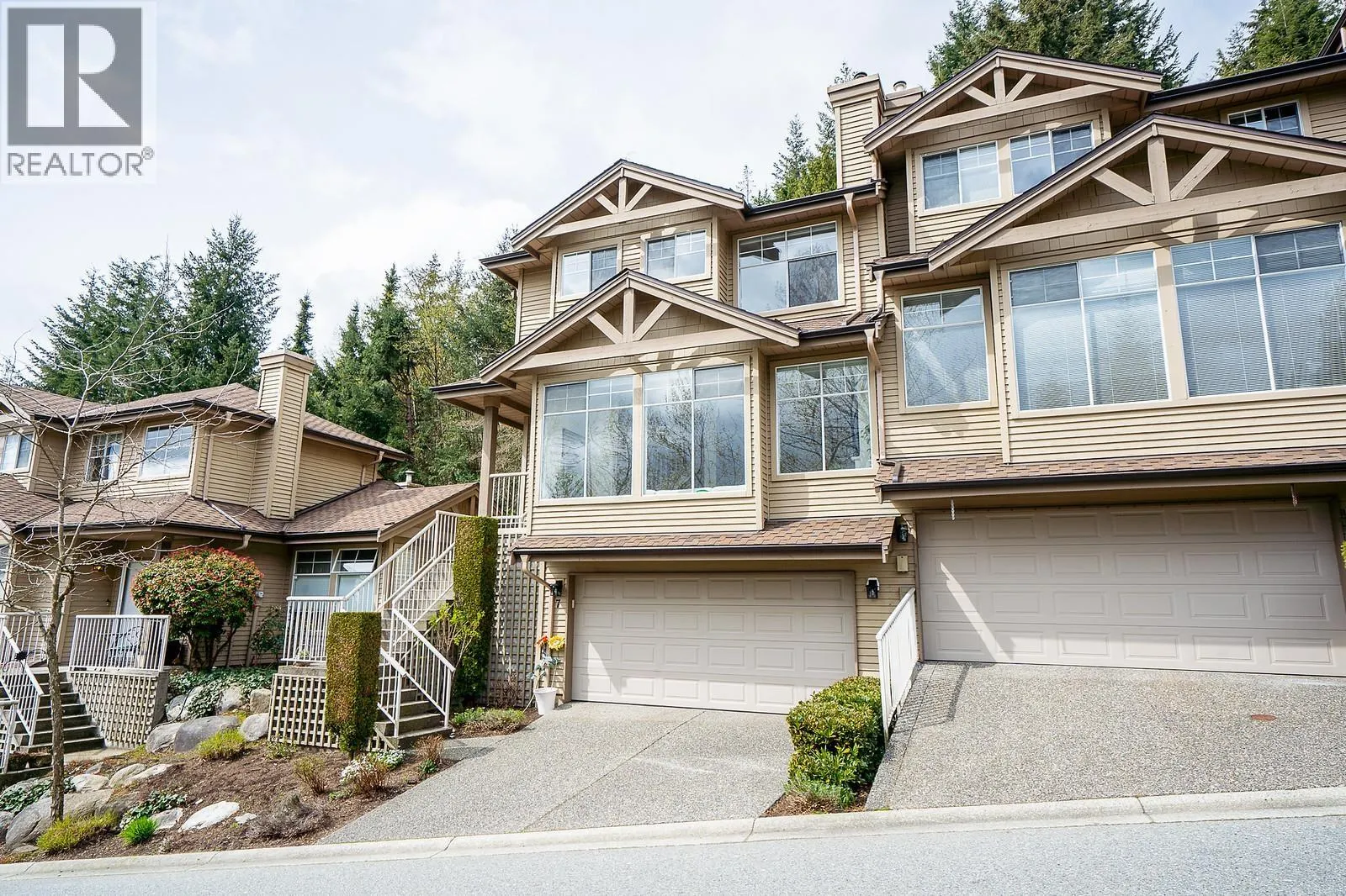 7 2979 PANORAMA DRIVE