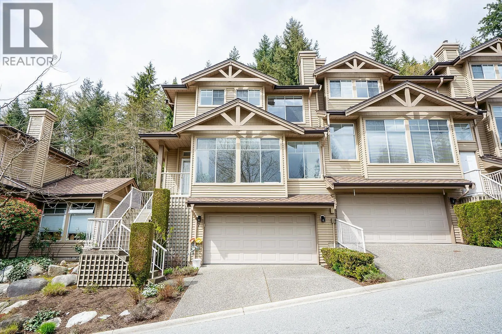 7 2979 PANORAMA DRIVE