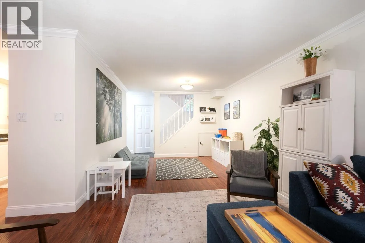 78 65 FOXWOOD DRIVE