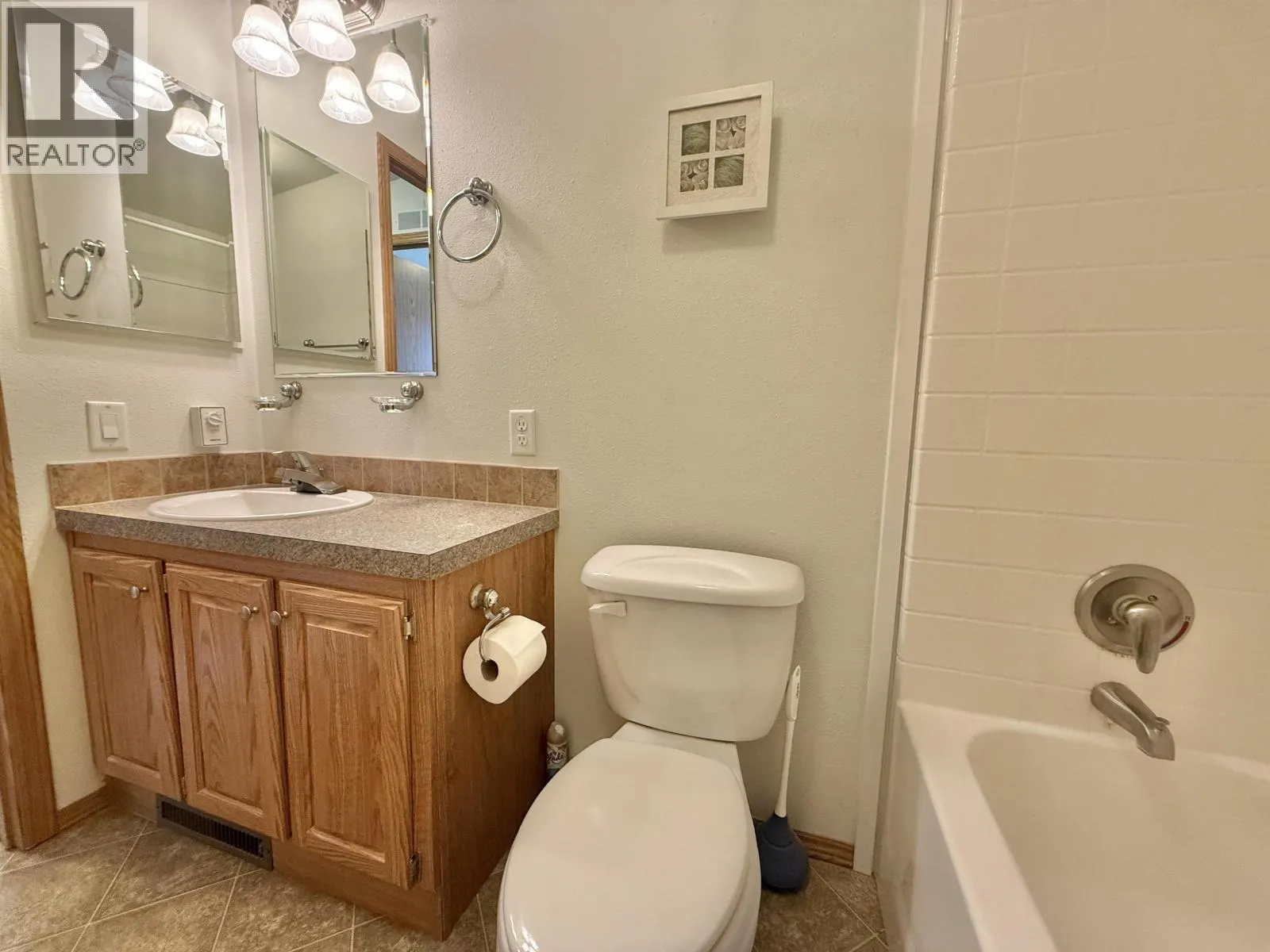 57 684 NORTH FRASER DRIVE