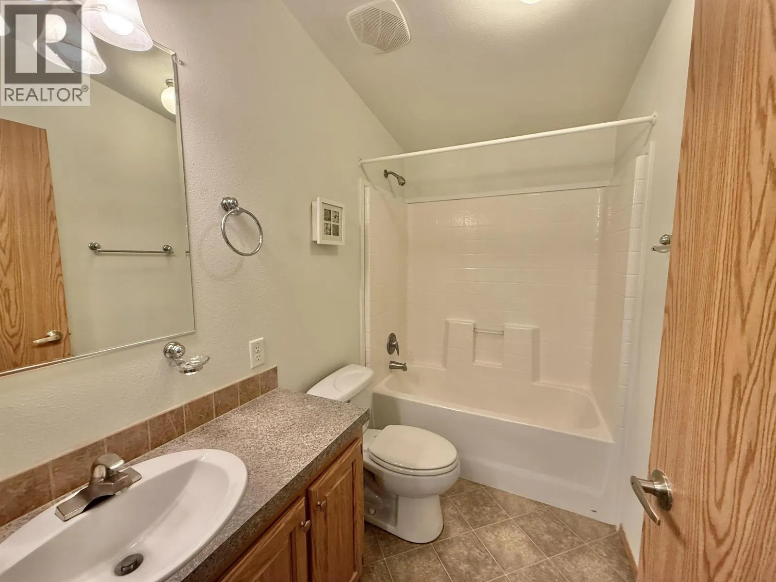 57 684 NORTH FRASER DRIVE