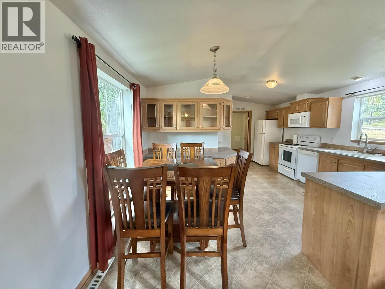 57 684 NORTH FRASER DRIVE