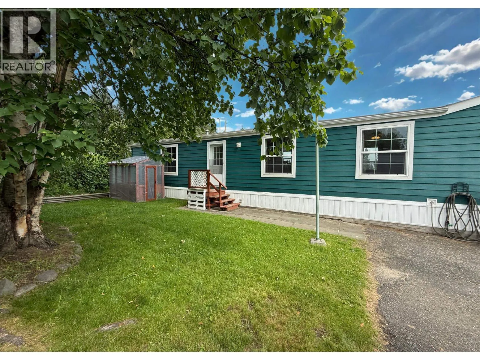 57 684 NORTH FRASER DRIVE