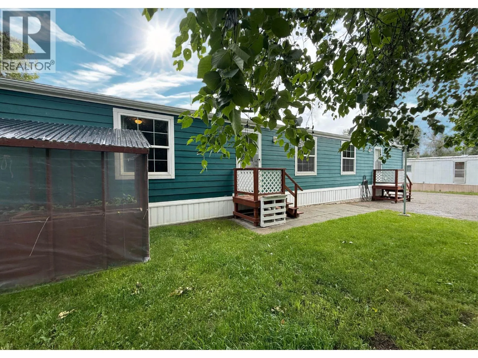 57 684 NORTH FRASER DRIVE
