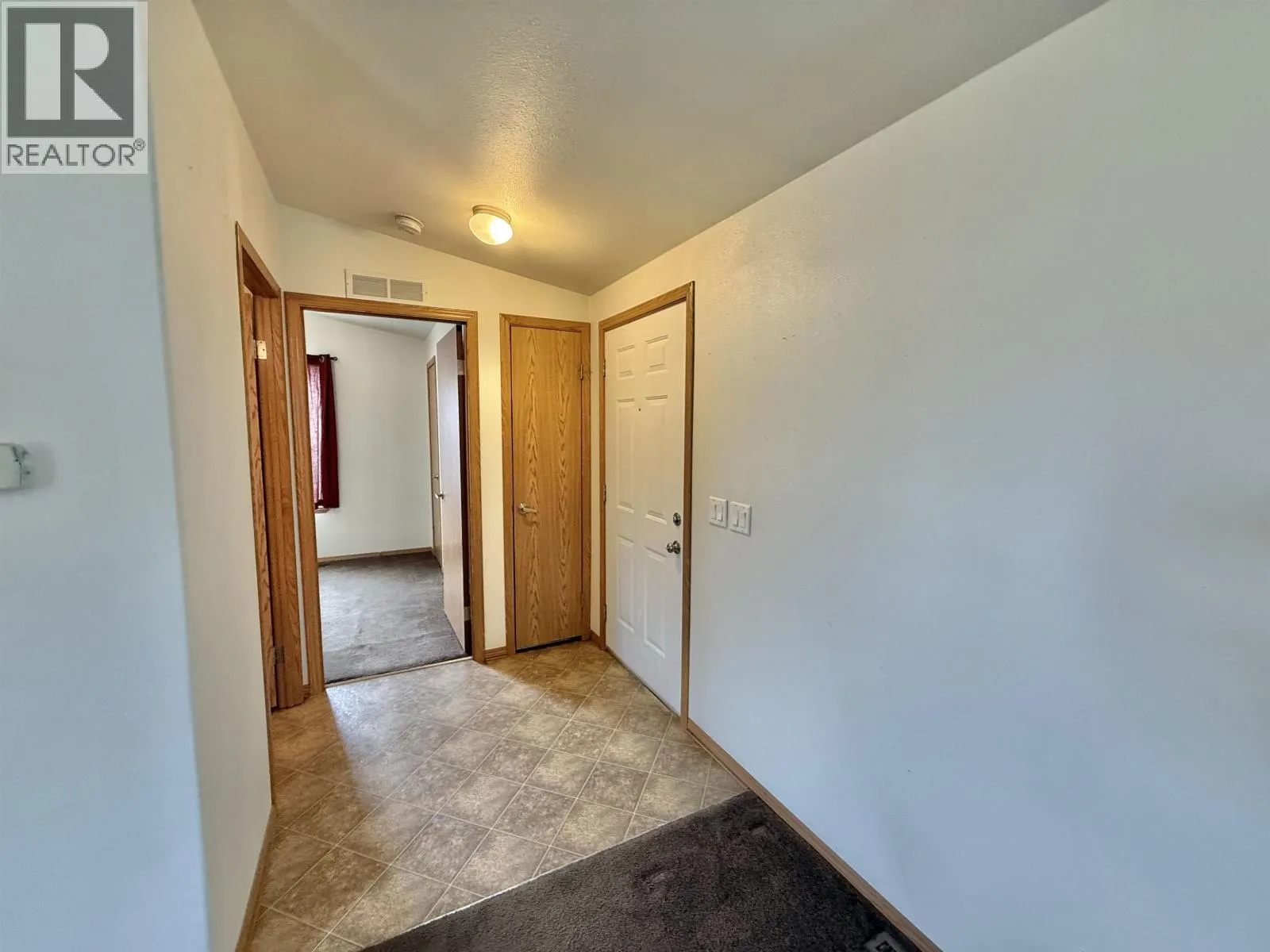 57 684 NORTH FRASER DRIVE