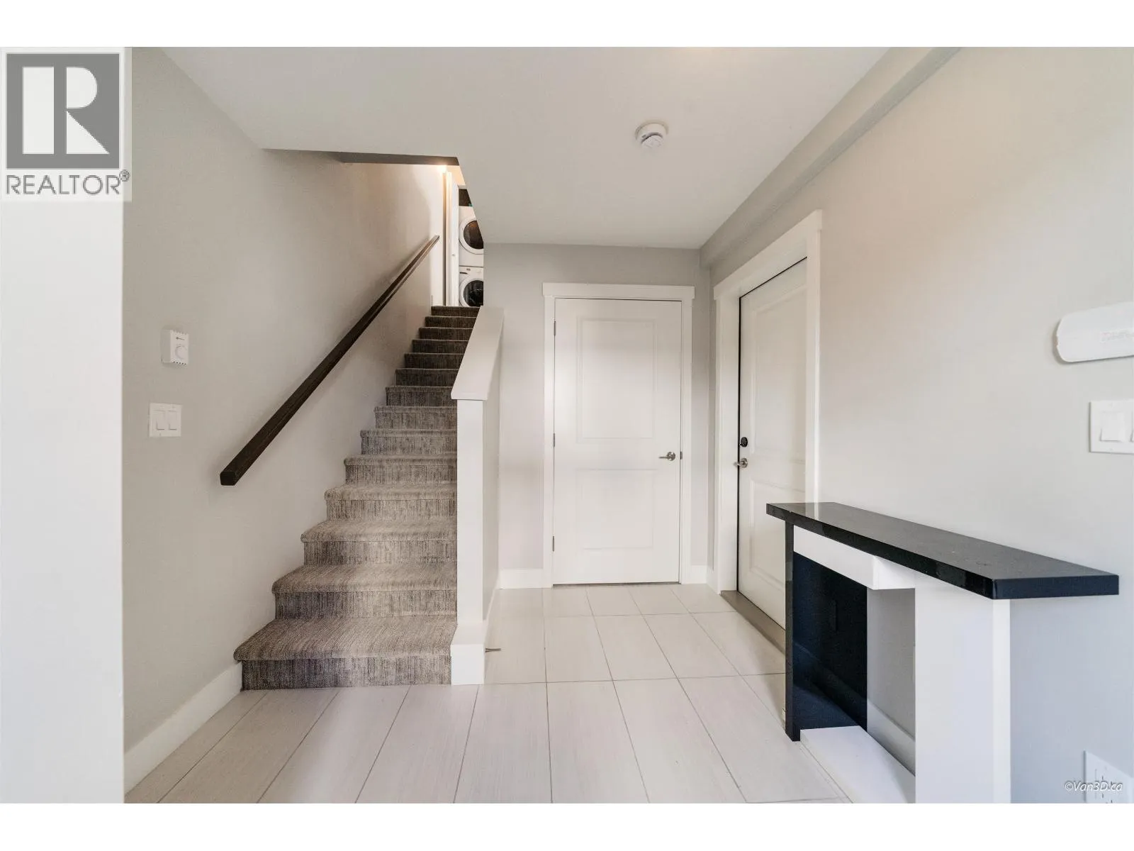 9 6028 MAPLE ROAD