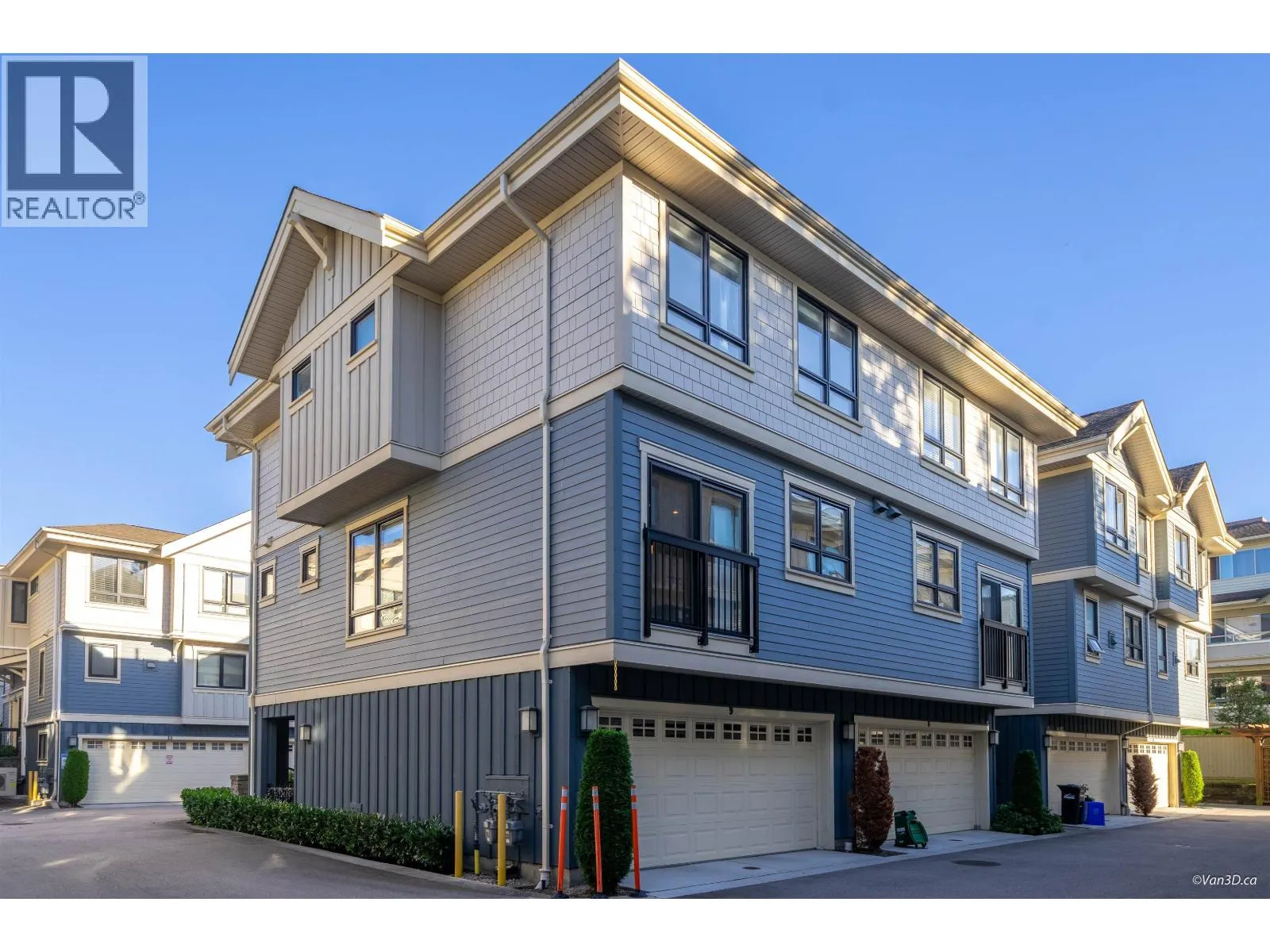 9 6028 MAPLE ROAD