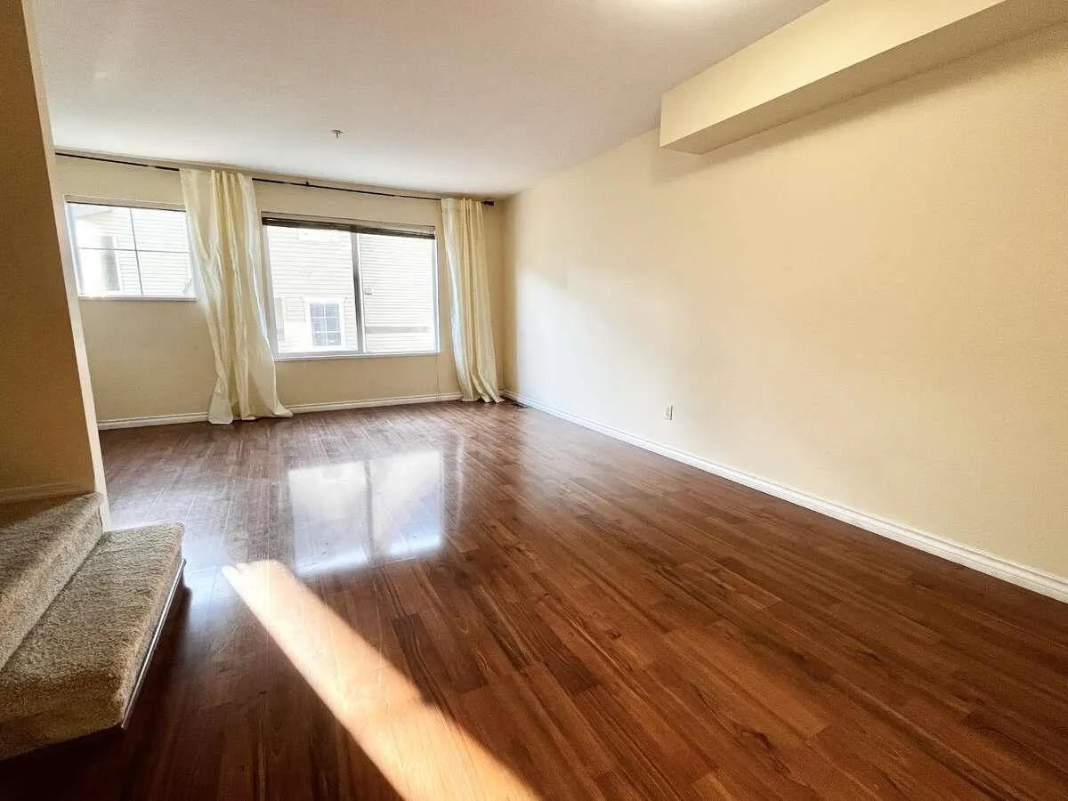 5 15355 26 AVENUE