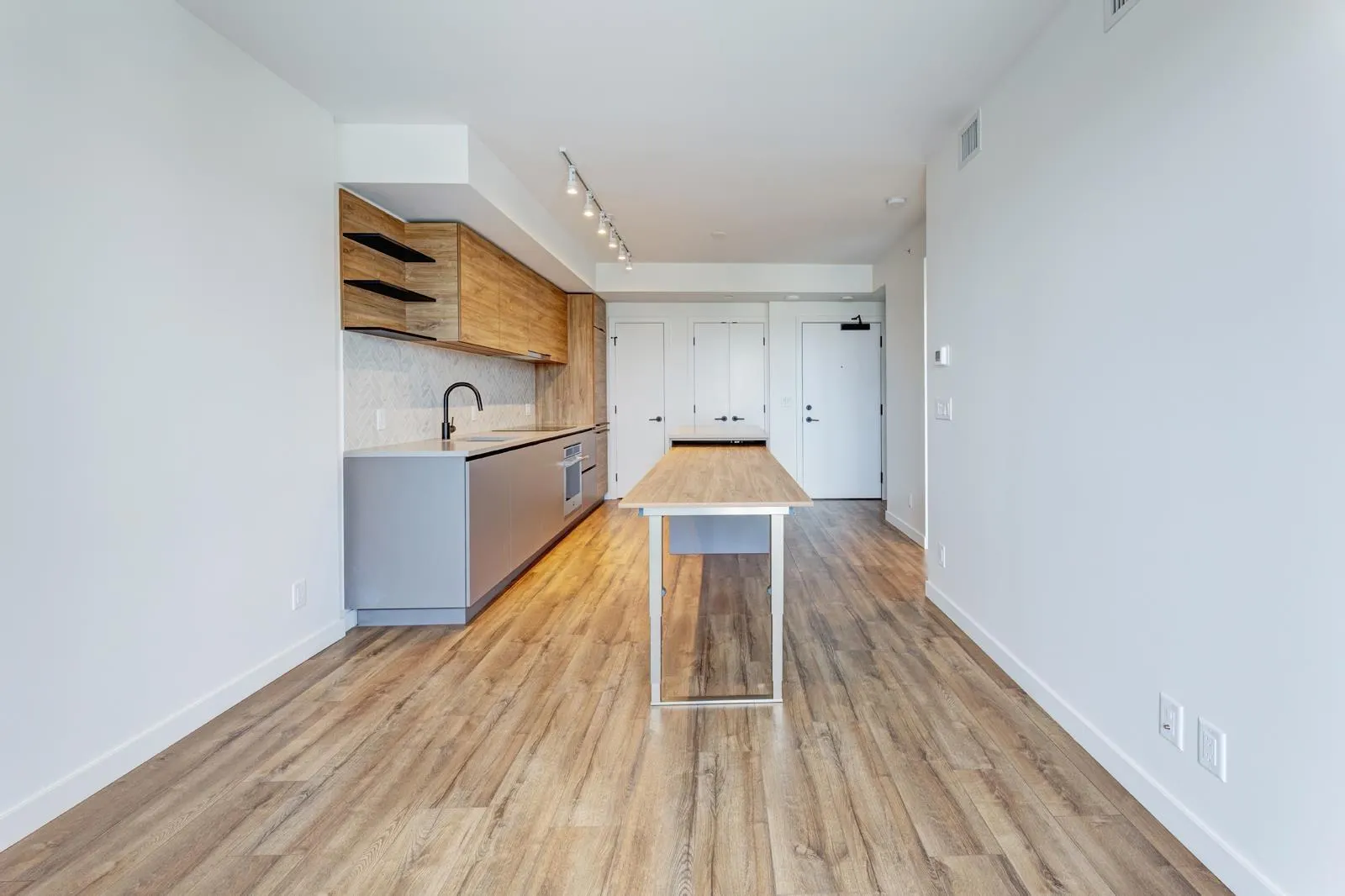 23xx 10448 UNIVERSITY DRIVE