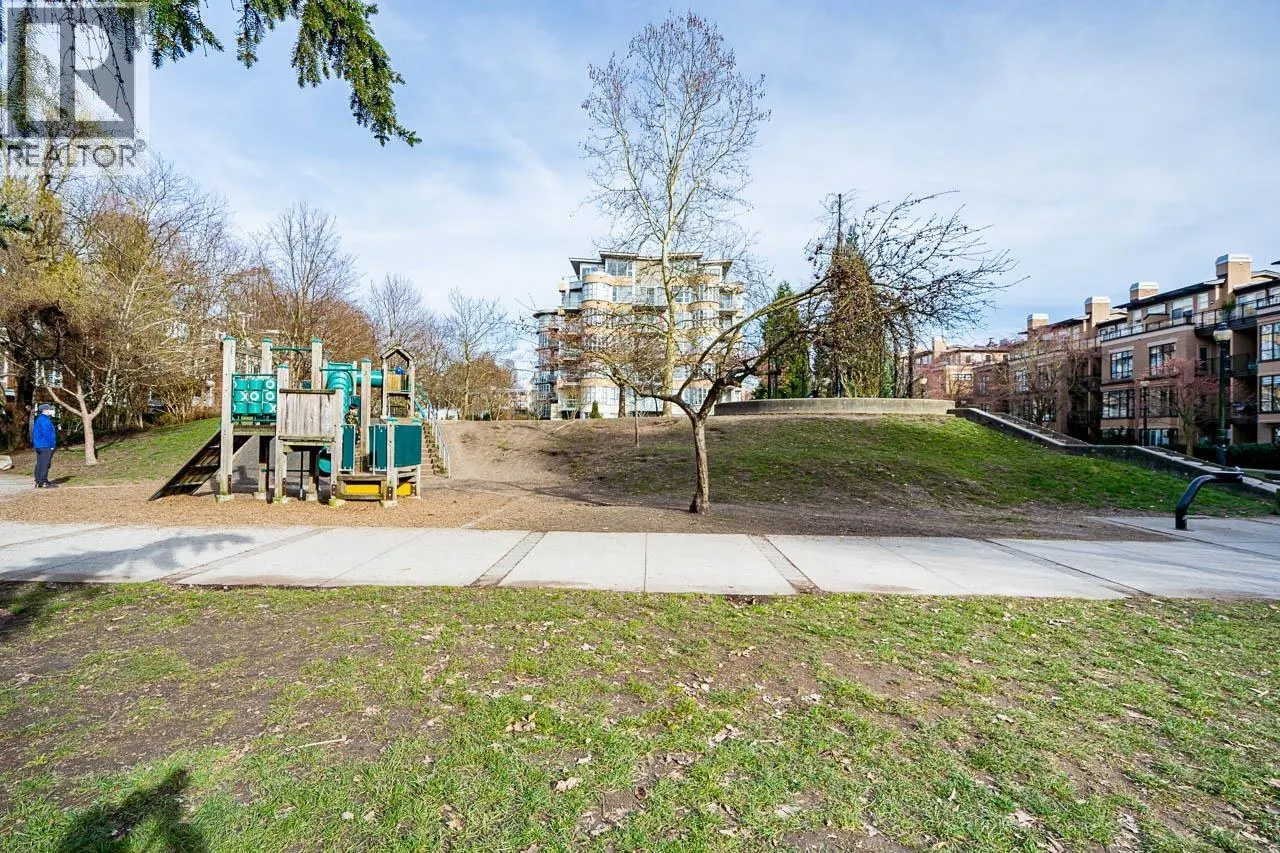 2263 REDBUD LANE