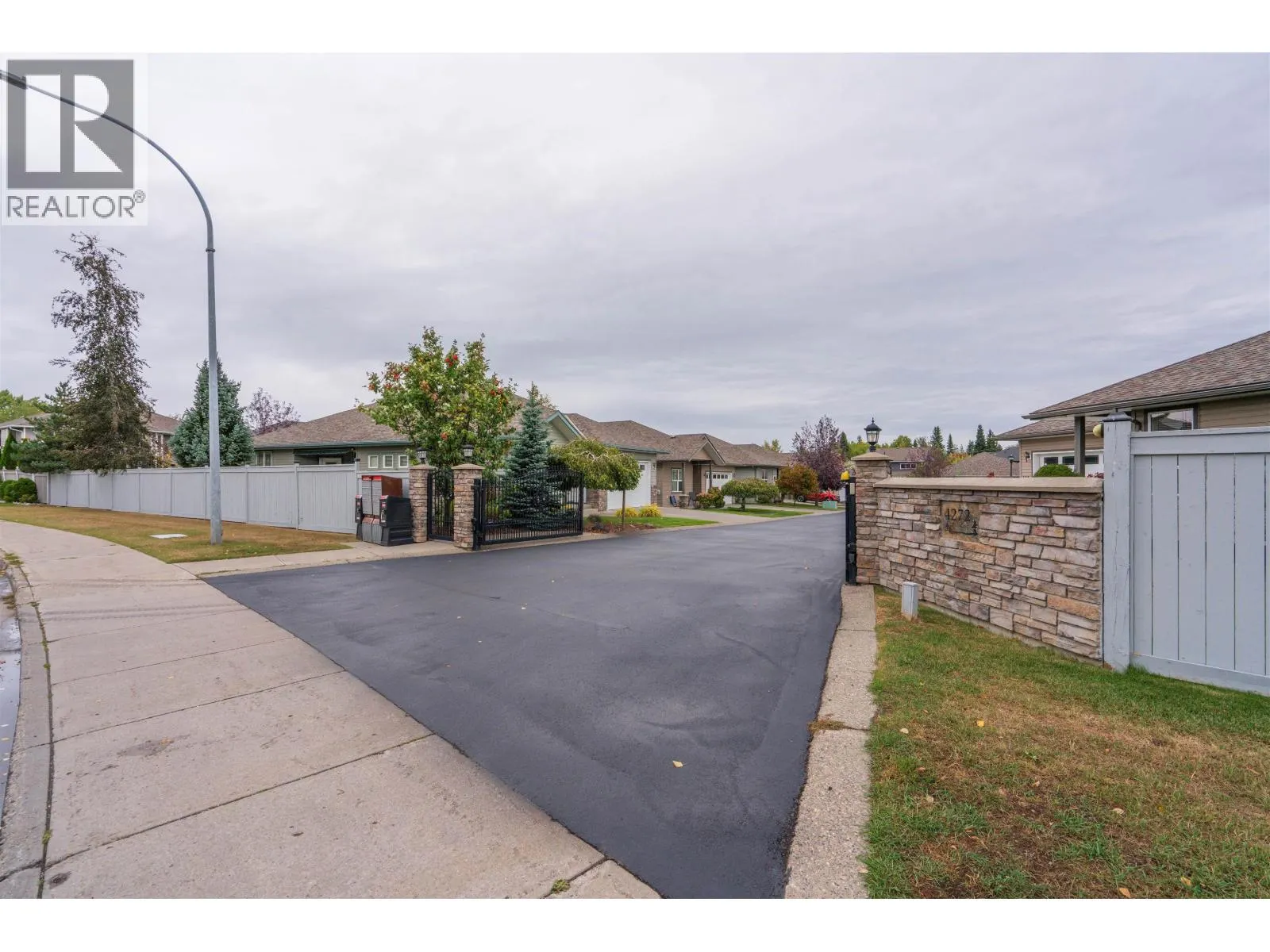 105 4272 DAVIS ROAD