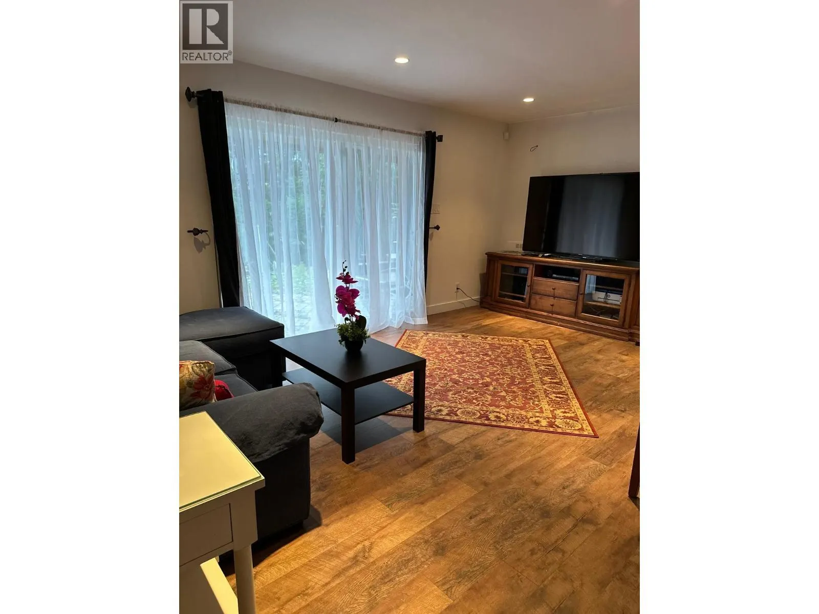 Garden level 5173 REDONDA DR